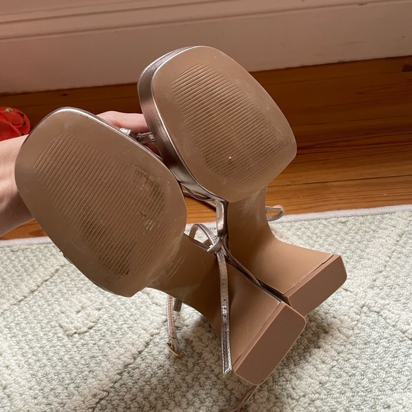 MIM Greta Metallic Silver and Gold Platform Heel, Size 38, New - Picture 8 of 8